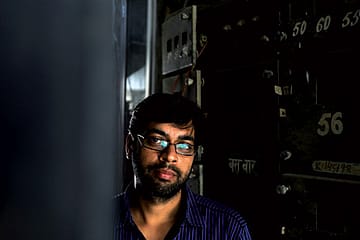 The unconventional gaze