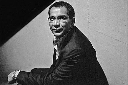 The House of Dimming Halos The House of Dimming Halos