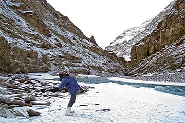 A walk in Himalayan clouds