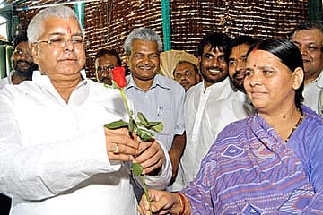 Lalu Gets Closer to Rabri