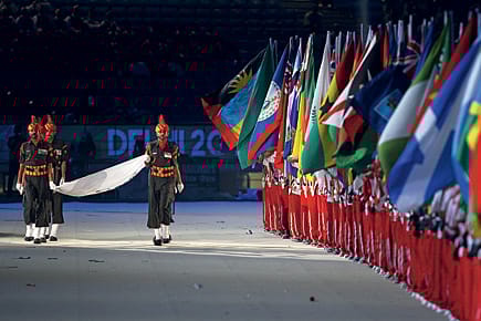 Geography Lesson under an Aerostat
