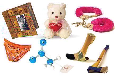 Kiss, Split and Tell