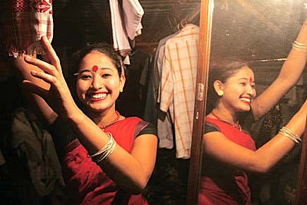 Staging the World Staging the World