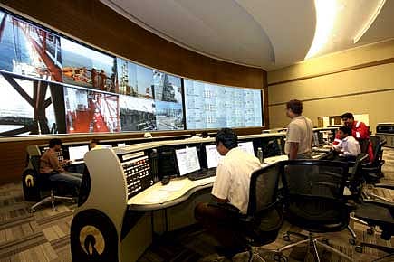 The Complicated Case of Choked Gas