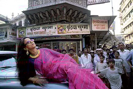 People Tweeting from Glass Houses