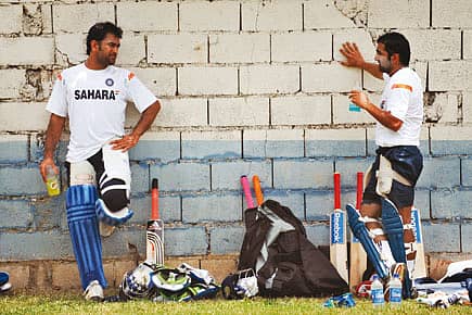 ‘Dhoni must shut out the distraction’