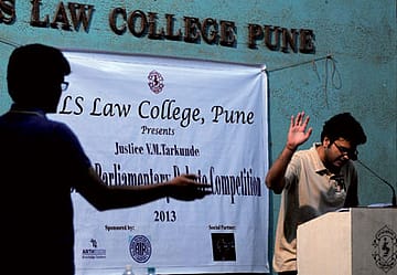 Argumentative Institutions