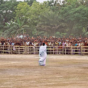 Didi is singing alone this time