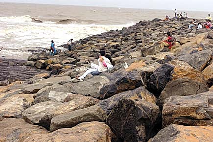 Love  and Lust on the Rocks