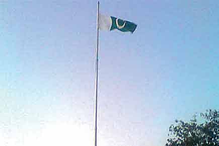 Sri Ram Sene Hoists Pakistan Flag Sri Ram Sene Hoists Pakistan Flag