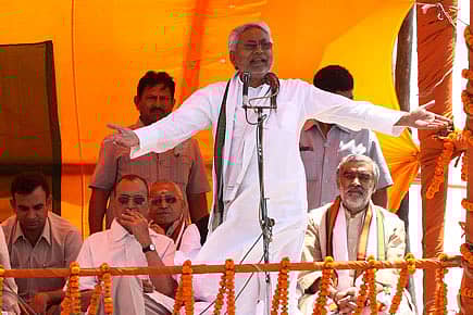 Nitish set to junk BJP for 2014 polls