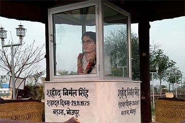 Seeing Red Over the Statue of a ‘Martyr’