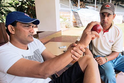 Stop Azharuddin’s Racquet