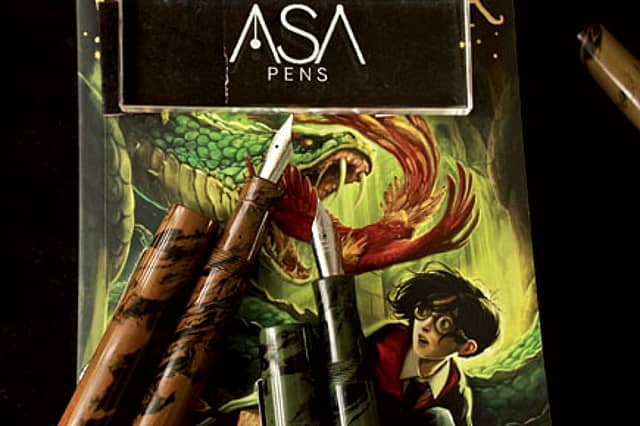 The Online Charm of the Fountain Pen