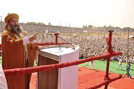 Sufis vs Deobandis in the Gandhi Stronghold