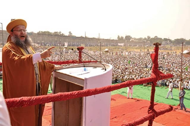 Sufis vs Deobandis in the Gandhi Stronghold