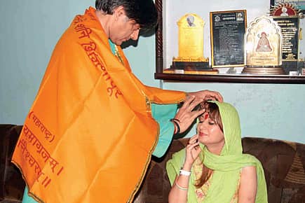 Why Tharoor Shouldn’t Marry