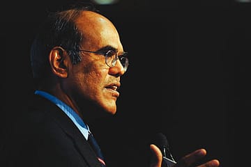 Fuzzy Central Banking