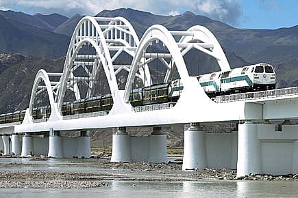 From US to China, Trains Make a Comeback