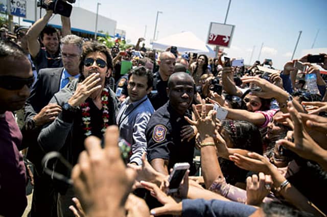 Internet Fan Clubs: Star Struck