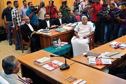 Oommen Chandy: Disgrace