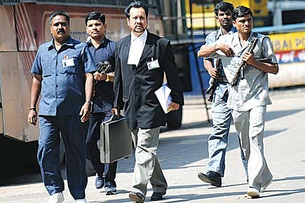 Kasab Lawyer Clubbed Out