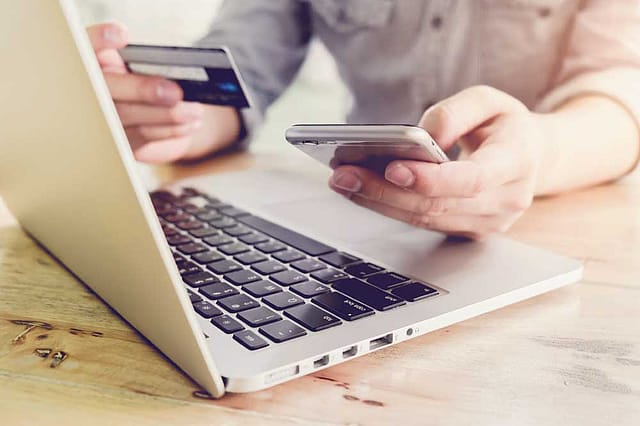 E-banking in Cash Paradox E-banking in Cash Paradox