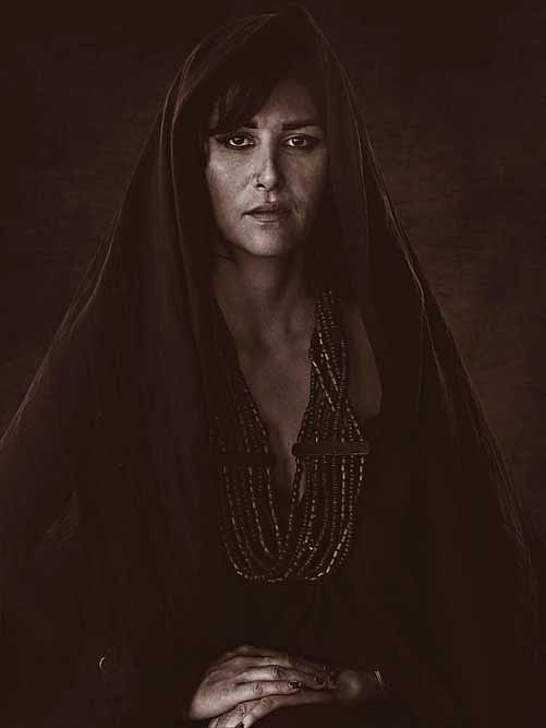 The Paradoxical Artist