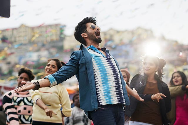 Batti Gul Meter Chalu Movie Review