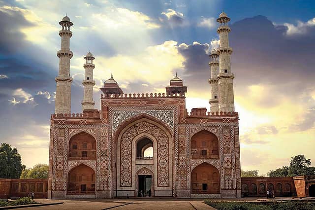 The Akbari Synthesis and India’s Plurality