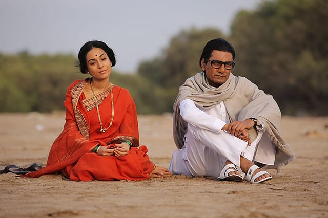 Thackeray Movie Review