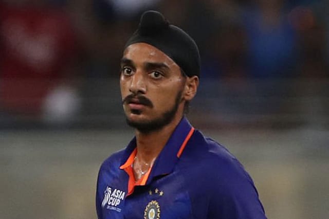 Pak handles started Arshdeep-is-Khalistani  storm minutes after dropped catch