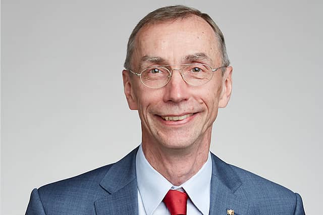 Svante Pääbo: DNA Hunter