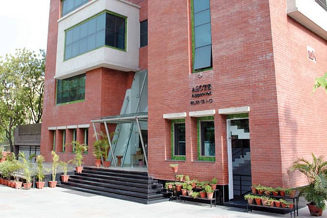 NDIM’S PGDM is known for its ‘case based learning’ and ‘skill based curriculum’