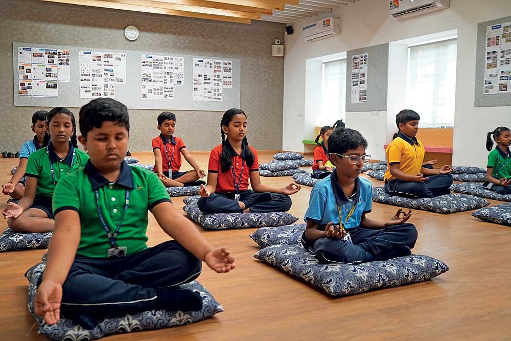 Sages hindu mythology hi-res stock photography and images - Alamy, image size:1200x800