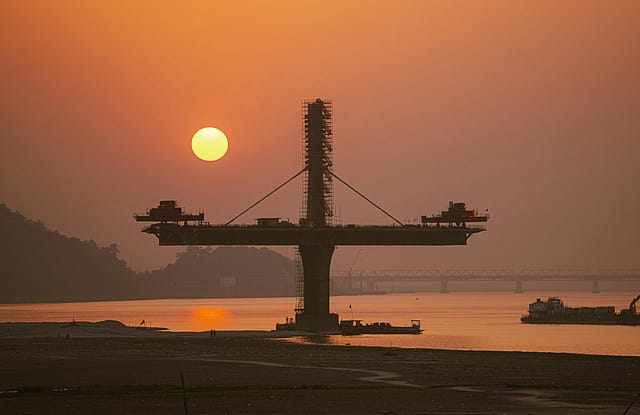 Govt Sticks to Infra Push, Sees Multiplier Effect