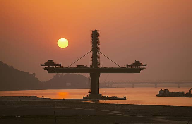 Govt Sticks to Infra Push, Sees Multiplier Effect