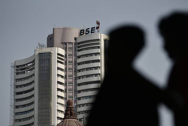 Stock Markets Remain Flat