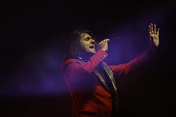Watch: Fan Jumps on Stage During Sonu Nigam Concert, Singer Reacts Gracefully