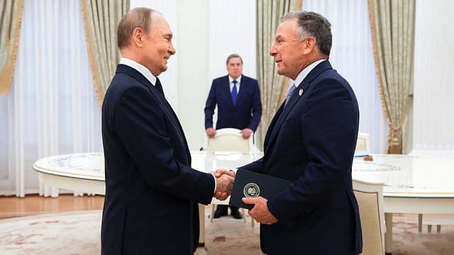 Breaking the Moscow rules